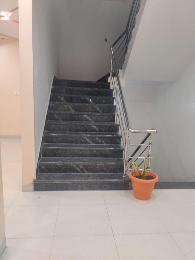 Hotel Hariram Tower Wardha Buitenkant foto