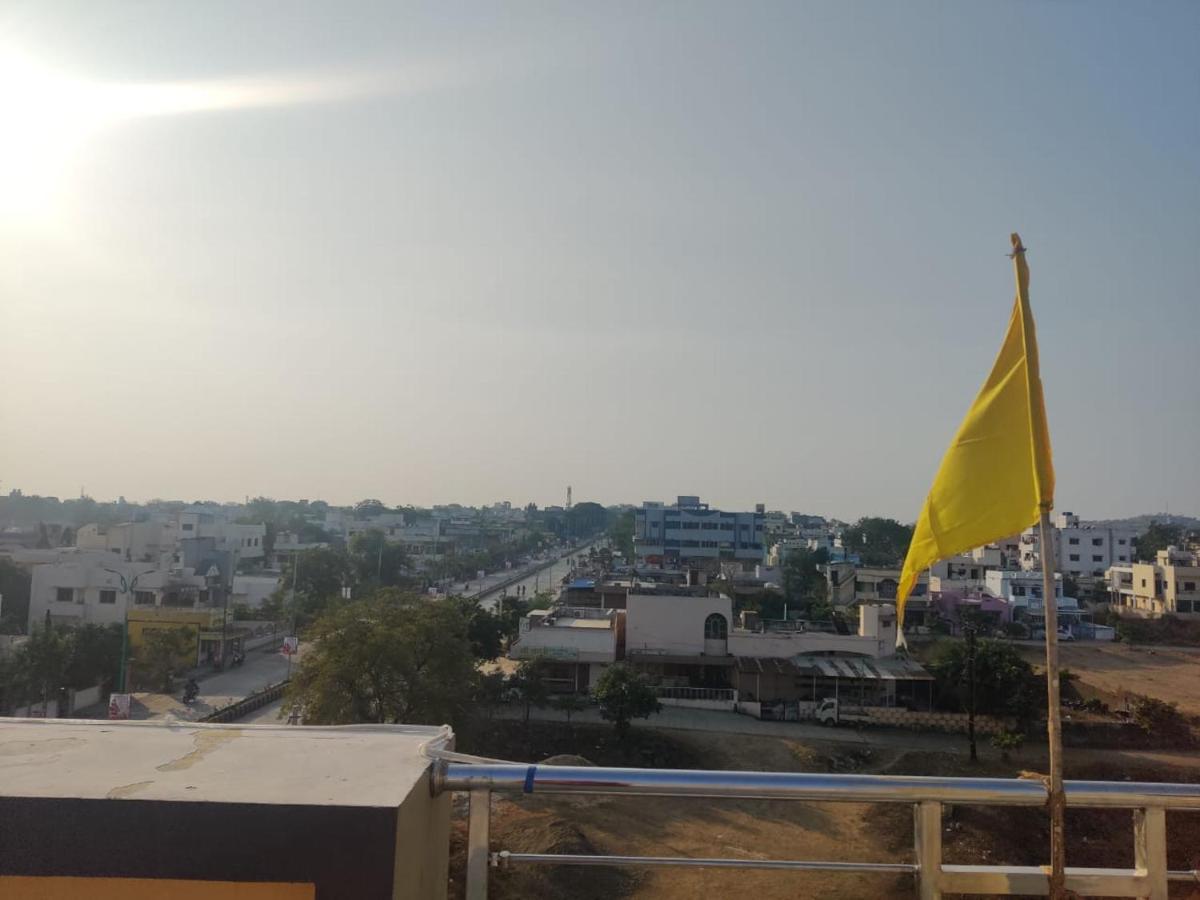 Hotel Hariram Tower Wardha Buitenkant foto