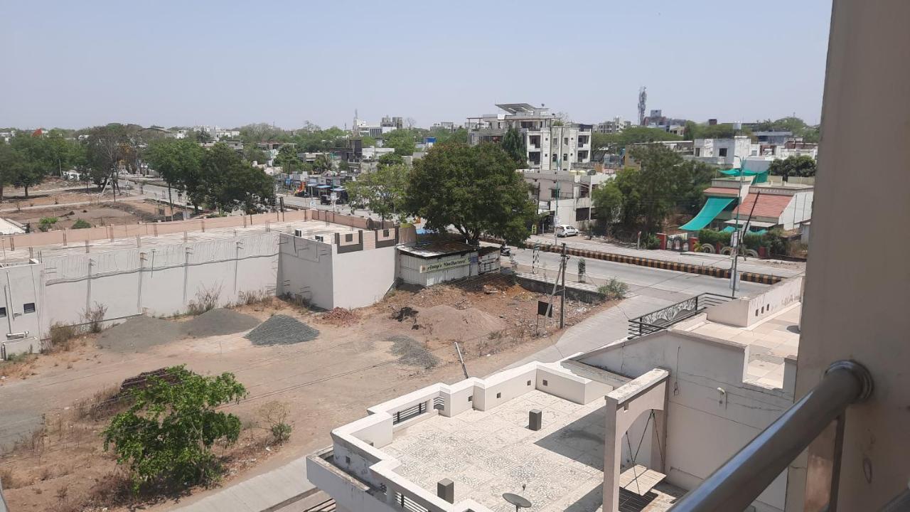 Hotel Hariram Tower Wardha Buitenkant foto