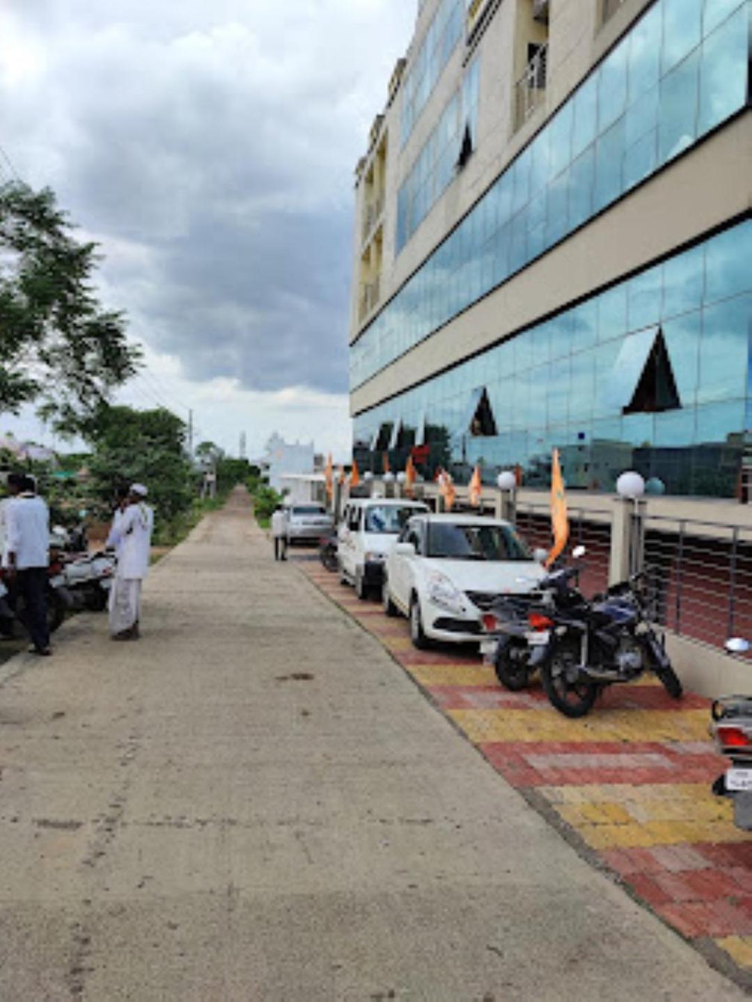 Hotel Hariram Tower Wardha Buitenkant foto